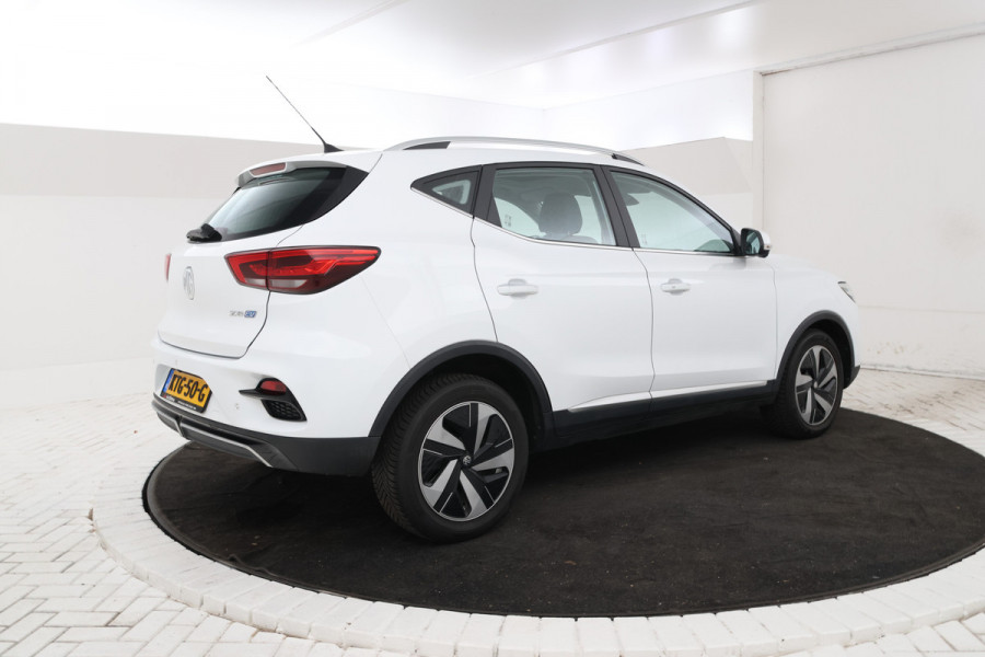 MG Mg zs ev EV Long Range Luxury 70 kWh Panorama, 360 camera, Apple carplay!