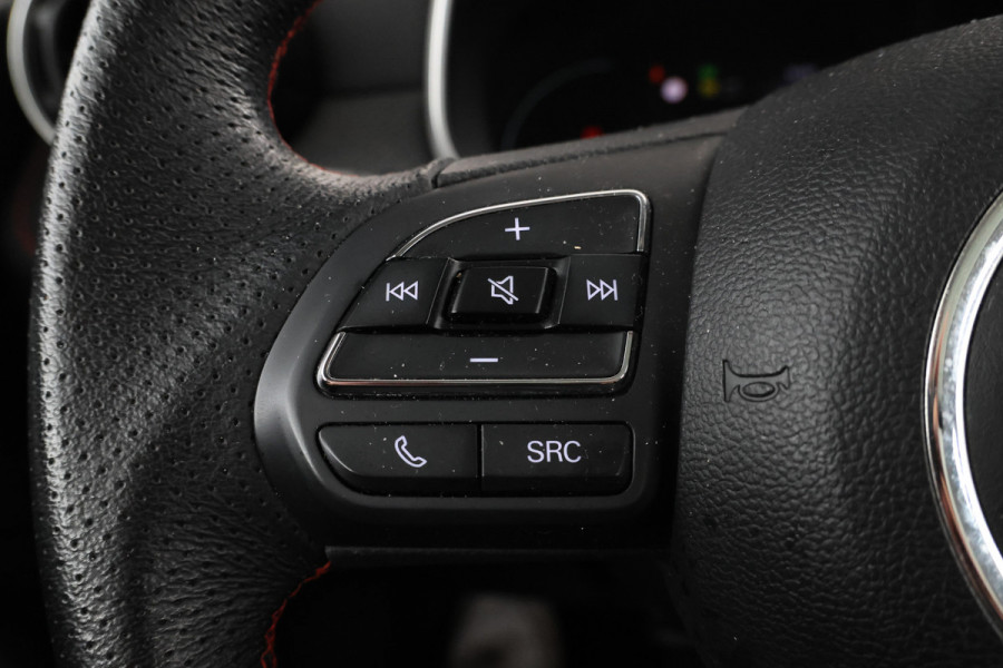 MG Mg zs ev EV Long Range Luxury 70 kWh Panorama, 360 camera, Apple carplay!
