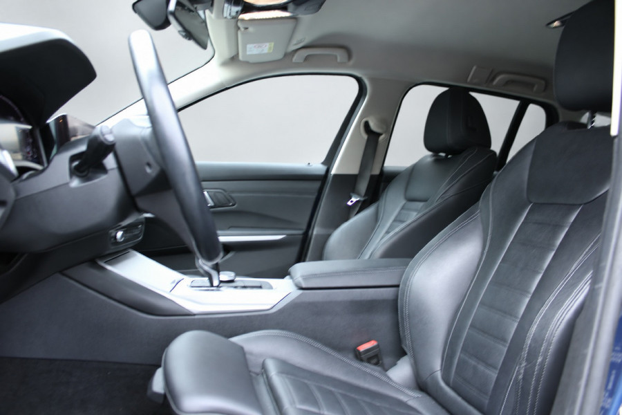 BMW 3 Serie Touring 320e HYBRID AUT. BUSINESS SPORT LEDER/CAMERA/CARPLAY