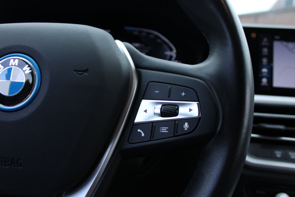 BMW 3 Serie Touring 320e HYBRID AUT. BUSINESS SPORT LEDER/CAMERA/CARPLAY