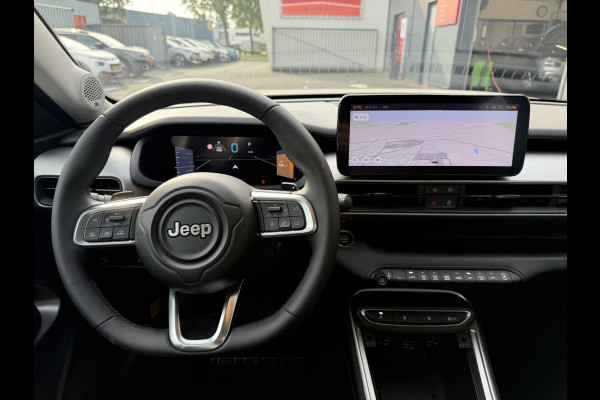 Jeep Avenger 1.2 e-Hybrid Altitude (Elektrische Klep - JBL - Keyless Entry - Adaptieve Cruise Controle - LED - Automatische Airco - Navigatie