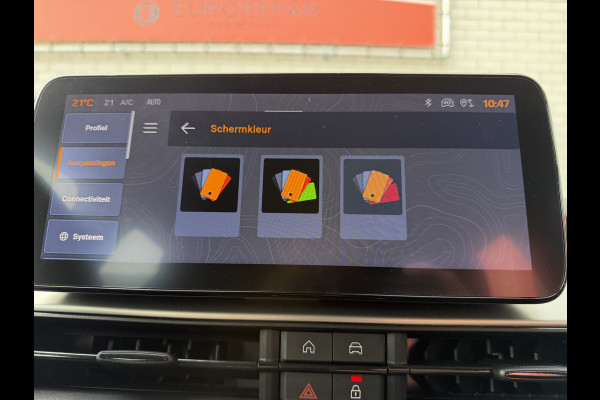 Jeep Avenger 1.2 e-Hybrid Altitude (Elektrische Klep - JBL - Keyless Entry - Adaptieve Cruise Controle - LED - Automatische Airco - Navigatie