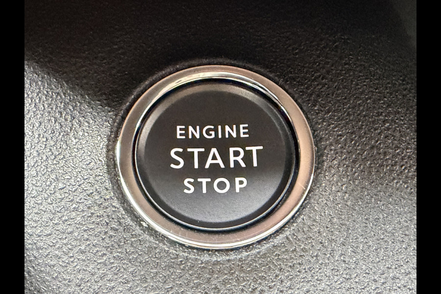 Jeep Avenger 1.2 e-Hybrid Altitude (Elektrische Klep - JBL - Keyless Entry - Adaptieve Cruise Controle - LED - Automatische Airco - Navigatie