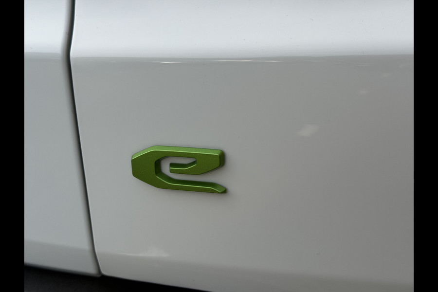 Jeep Avenger 1.2 e-Hybrid Altitude (Elektrische Klep - JBL - Keyless Entry - Adaptieve Cruise Controle - LED - Automatische Airco - Navigatie