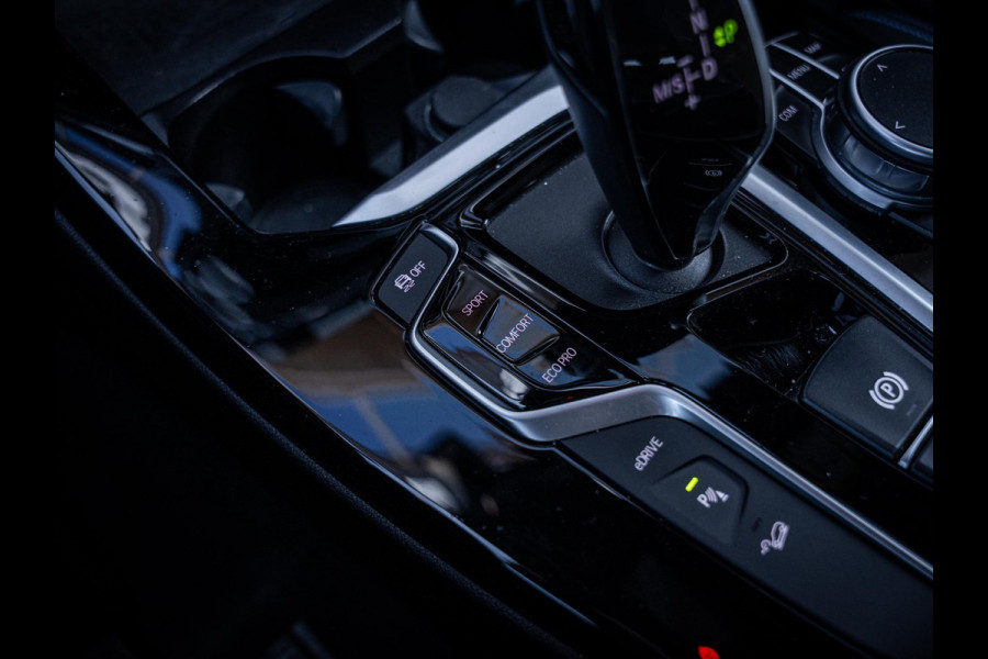 BMW X3 xDrive30e High Executive - M-Sport l Pano l Carplay l Trekhaak