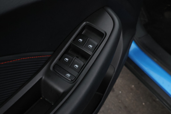MG Mg zs ev EV Long Range Luxury 70 kWh Panorama, 360 camera, Apple carplay!