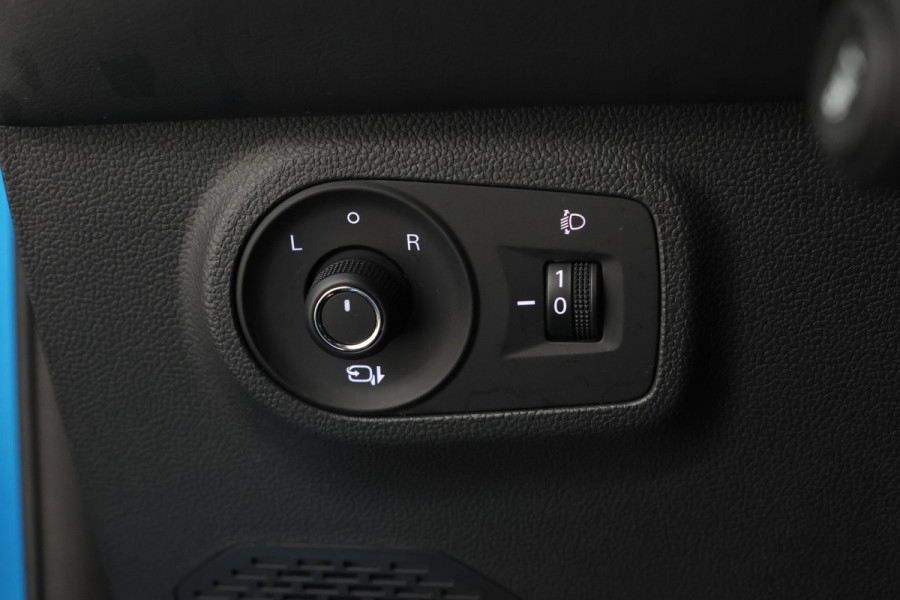 MG Mg zs ev EV Long Range Luxury 70 kWh Panorama, 360 camera, Apple carplay!