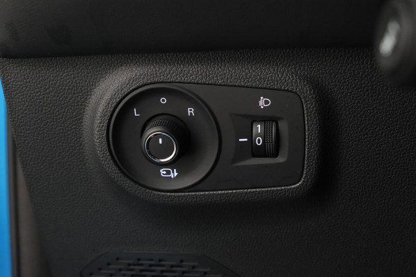 MG Mg zs ev EV Long Range Luxury 70 kWh Panorama, 360 camera, Apple carplay!