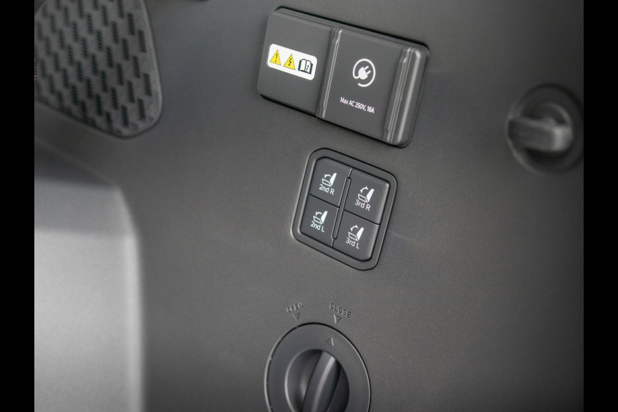 Kia EV9 GT-Line AWD 99.8 kWh | Actieprijs* | Navi. | Clima. | Dodehoekcamera | Intelligente Parkeerassistentie | Massagefunctie | GT-Line Vegan Lederen Stoelbekleding | Premium Sound System | Zonnedak met Schuif-/Kantelfunctie