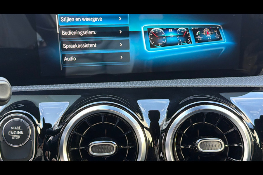 Mercedes-Benz A-Klasse 250 e Advantage 218 Pk SOH 95% | Widescreen | Navigatie | Cruise | Camera | Clima | Lichtmetaal.