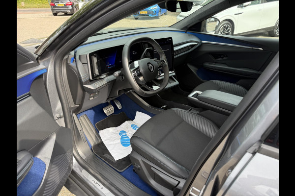 Renault Scénic E-Tech EV87 long range esprit Alpine VAN: 40.900,- VOOR: 38.877,- UW HERFSTVOORDEEL: 2.023,- | HARMAN KARDON | PANORAMADAK | ADAPTIVE CRUISE | CAMERA | DODE HOEK DETECTIE