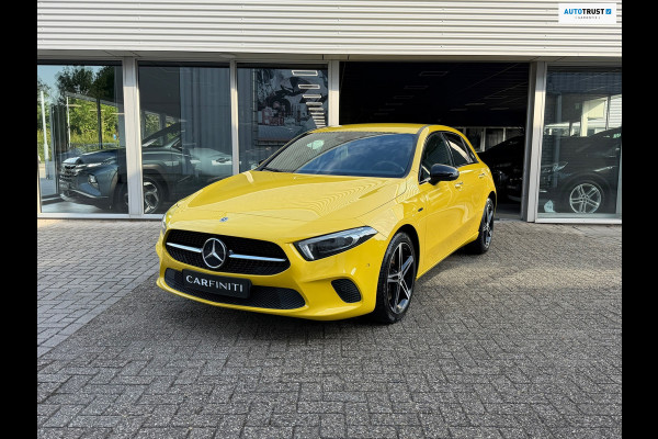 Mercedes-Benz A-Klasse 250 e Advantage 218 Pk SOH 95% | Widescreen | Navigatie | Cruise | Camera | Clima | Lichtmetaal.
