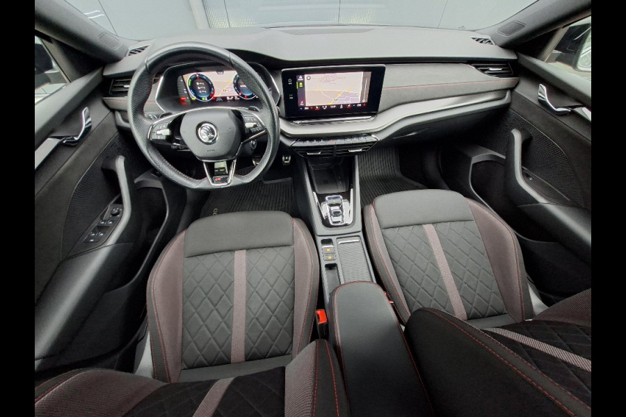 Škoda Octavia 1.4 TSI * RS iV * Navigatiesysteem * Parkeercamera * Stoelverwarming * Head up display *