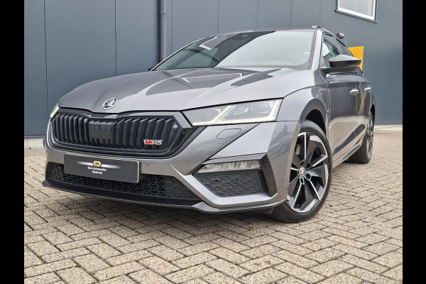 Škoda Octavia 1.4 TSI * RS iV * Navigatiesysteem * Parkeercamera * Stoelverwarming * Head up display *