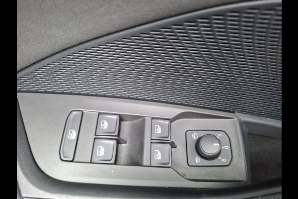 Škoda Octavia 1.4 TSI * RS iV * Navigatiesysteem * Parkeercamera * Stoelverwarming * Head up display *