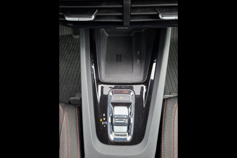 Škoda Octavia 1.4 TSI * RS iV * Navigatiesysteem * Parkeercamera * Stoelverwarming * Head up display *