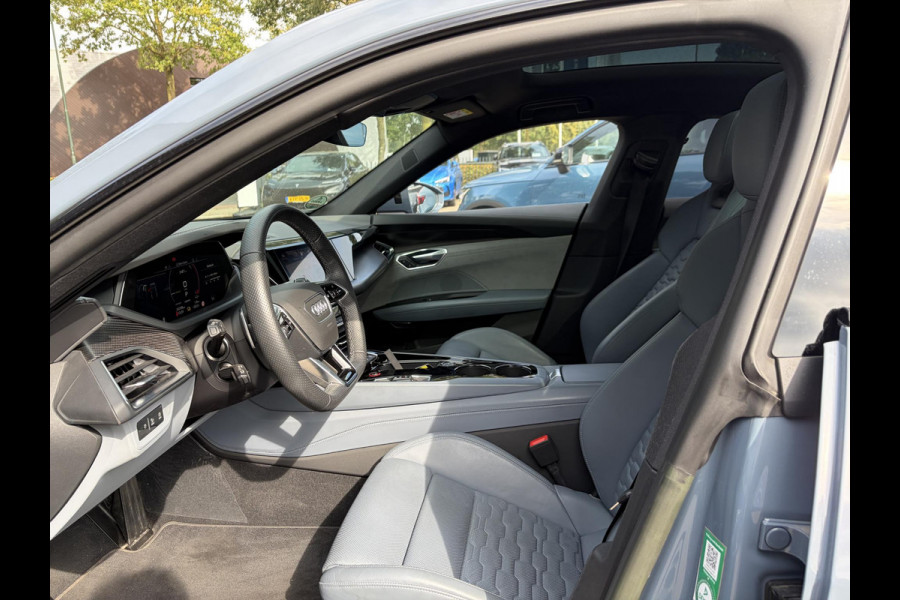 Audi e-tron GT GT 93 kWh 4WD VAN: 56.900,- VOOR: 53.877,- UW HERSTVOORDEEL: 3.023,- EURO | CARBON PAKKET | STOEL VENTILATIE EN VERWARMING | PANORAMDAK | B&O GELUID | HEAD UP | LUCHTVERING ETC .