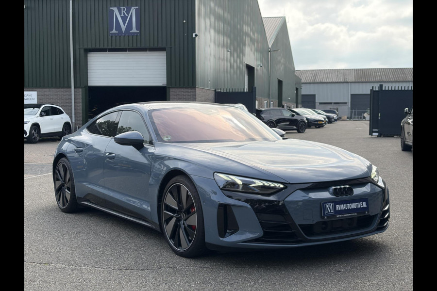 Audi e-tron GT GT 93 kWh 4WD VAN: 56.900,- VOOR: 53.877,- UW HERSTVOORDEEL: 3.023,- EURO | CARBON PAKKET | STOEL VENTILATIE EN VERWARMING | PANORAMDAK | B&O GELUID | HEAD UP | LUCHTVERING ETC .