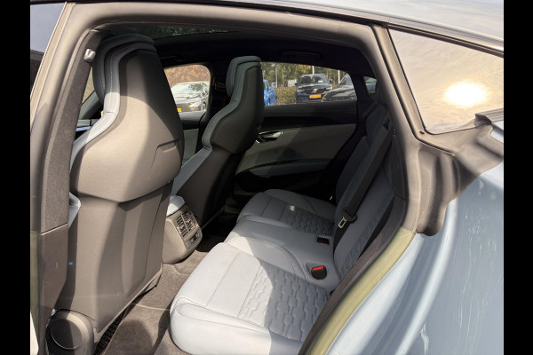 Audi e-tron GT GT 93 kWh 4WD VAN: 56.900,- VOOR: 53.877,- UW HERSTVOORDEEL: 3.023,- EURO | CARBON PAKKET | STOEL VENTILATIE EN VERWARMING | PANORAMDAK | B&O GELUID | HEAD UP | LUCHTVERING ETC .