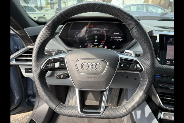 Audi e-tron GT GT 93 kWh 4WD VAN: 56.900,- VOOR: 53.877,- UW HERSTVOORDEEL: 3.023,- EURO | CARBON PAKKET | STOEL VENTILATIE EN VERWARMING | PANORAMDAK | B&O GELUID | HEAD UP | LUCHTVERING ETC .