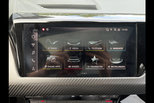 Audi e-tron GT GT 93 kWh 4WD VAN: 56.900,- VOOR: 53.877,- UW HERSTVOORDEEL: 3.023,- EURO | CARBON PAKKET | STOEL VENTILATIE EN VERWARMING | PANORAMDAK | B&O GELUID | HEAD UP | LUCHTVERING ETC .