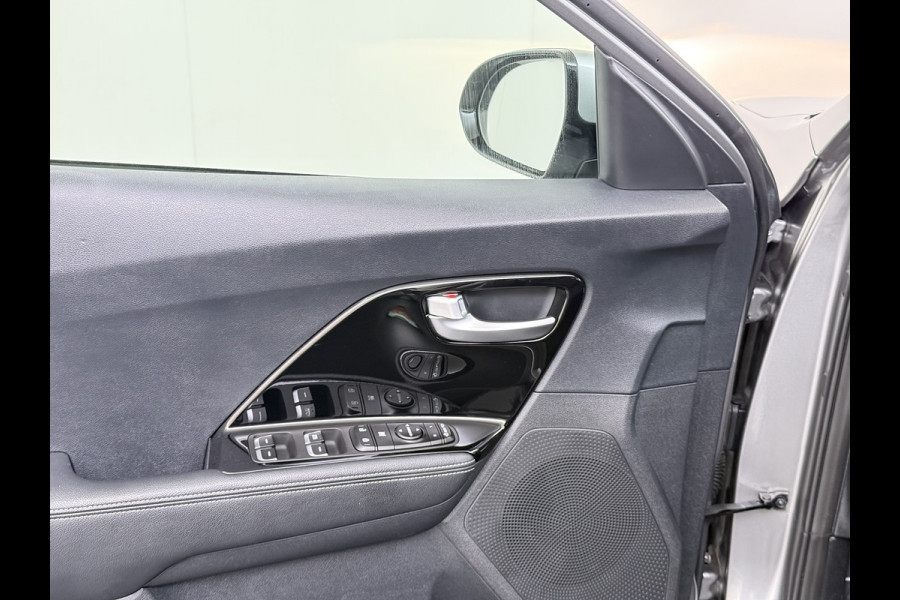 Kia Niro 141PK PHEV Hybride Automaat Trekhaak Adap.Cruise Stoelverwarming Navi Camera Apple Carplay Android Auto Pdc DynamicPlusLine Ecc Isofix Privacy Glas Led DAB Lane Assist VESS Regen-Lichtsensor 1.300KG Trekgewicht Plugin Hybride