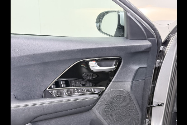Kia Niro 141PK PHEV Hybride Automaat Trekhaak Adap.Cruise Stoelverwarming Navi Camera Apple Carplay Android Auto Pdc DynamicPlusLine Ecc Isofix Privacy Glas Led DAB Lane Assist VESS Regen-Lichtsensor 1.300KG Trekgewicht Plugin Hybride