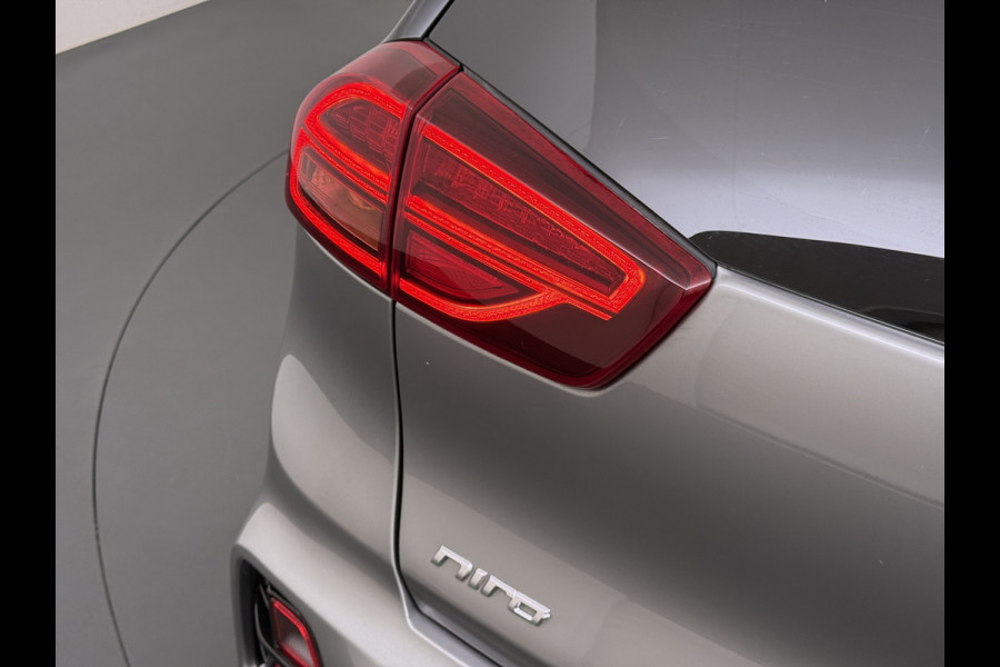 Kia Niro 141PK PHEV Hybride Automaat Trekhaak Adap.Cruise Stoelverwarming Navi Camera Apple Carplay Android Auto Pdc DynamicPlusLine Ecc Isofix Privacy Glas Led DAB Lane Assist VESS Regen-Lichtsensor 1.300KG Trekgewicht Plugin Hybride