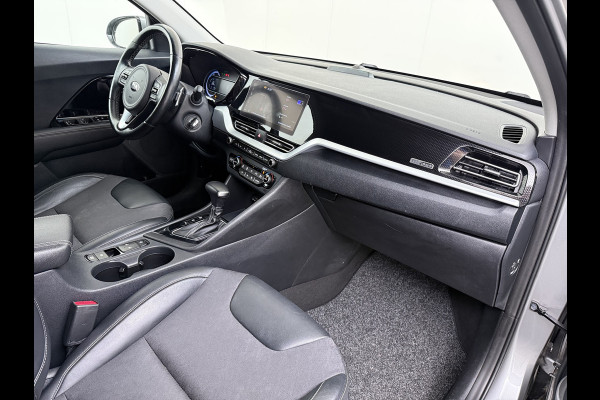 Kia Niro 141PK PHEV Hybride Automaat Trekhaak Adap.Cruise Stoelverwarming Navi Camera Apple Carplay Android Auto Pdc DynamicPlusLine Ecc Isofix Privacy Glas Led DAB Lane Assist VESS Regen-Lichtsensor 1.300KG Trekgewicht Plugin Hybride