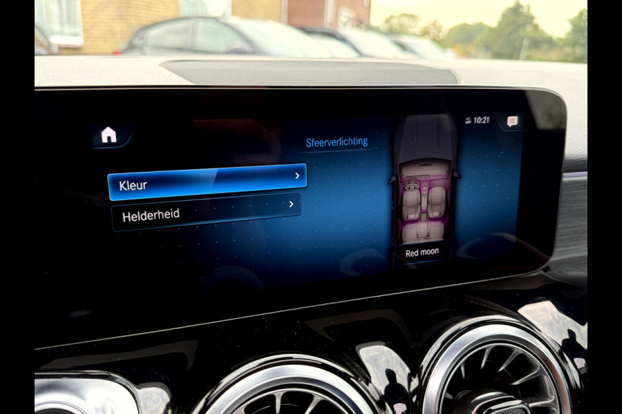 Mercedes-Benz EQB 250 Luxury Line 67 kWh Panoramadak, Camera, Stoelverwarming