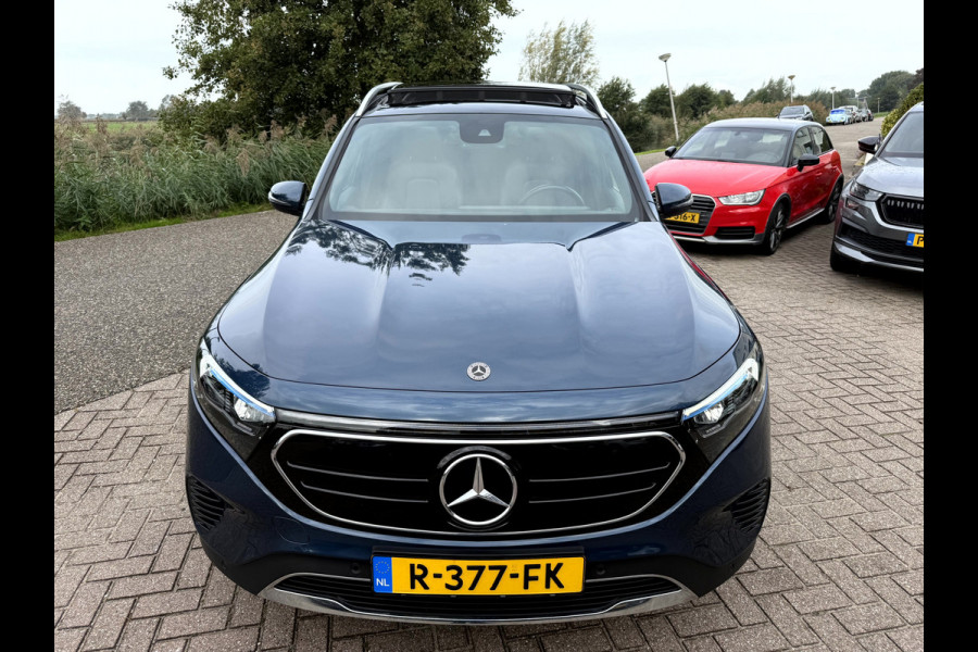 Mercedes-Benz EQB 250 Luxury Line 67 kWh Panoramadak, Camera, Stoelverwarming