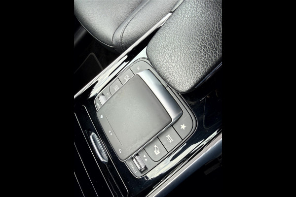 Mercedes-Benz EQB 250 Luxury Line 67 kWh Panoramadak, Camera, Stoelverwarming