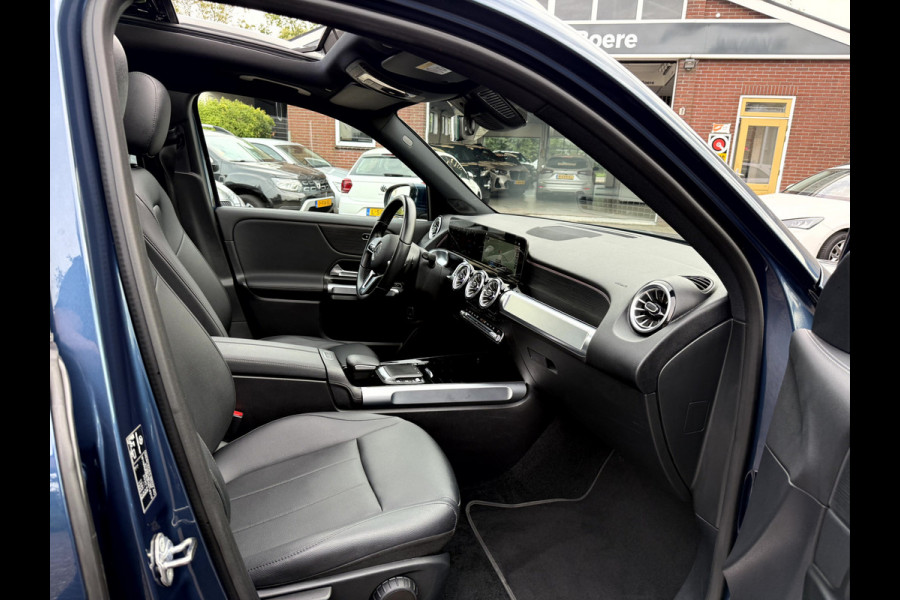 Mercedes-Benz EQB 250 Luxury Line 67 kWh Panoramadak, Camera, Stoelverwarming