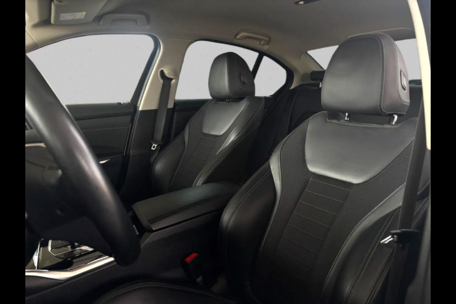 BMW 3-serie 320i High Executive (Goed OndH, Navi Pro, StoelV, PDC V+A, Climate Con, Cruise Con, Etc)