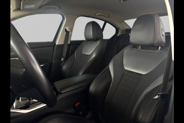 BMW 3-serie 320i High Executive (Goed OndH, Navi Pro, StoelV, PDC V+A, Climate Con, Cruise Con, Etc)
