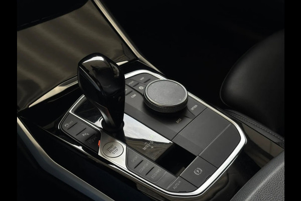 BMW 3-serie 320i High Executive (Goed OndH, Navi Pro, StoelV, PDC V+A, Climate Con, Cruise Con, Etc)