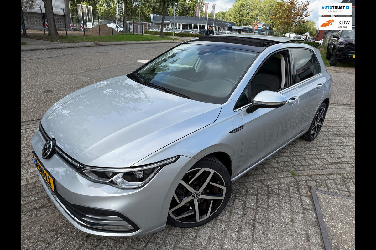 Volkswagen Golf 1.5 eTSI HYBRID R-Line iQ-LED VIRTUAL PANO ACC ALCA SIDE