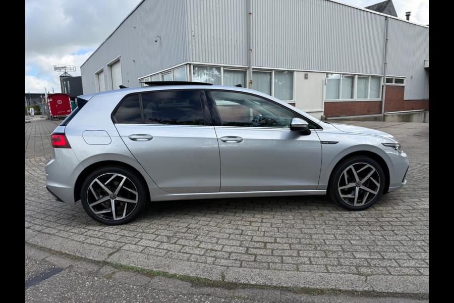 Volkswagen Golf 1.5 eTSI HYBRID R-Line iQ-LED VIRTUAL PANO ACC ALCA SIDE