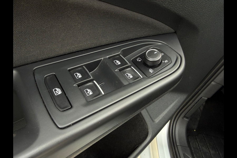 Volkswagen Golf 1.5 eTSI HYBRID R-Line iQ-LED VIRTUAL PANO ACC ALCA SIDE