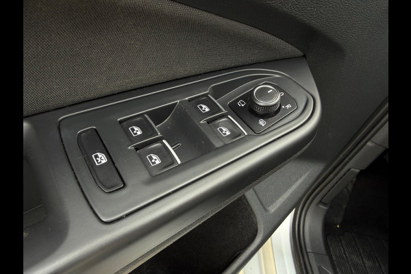 Volkswagen Golf 1.5 eTSI HYBRID R-Line iQ-LED VIRTUAL PANO ACC ALCA SIDE