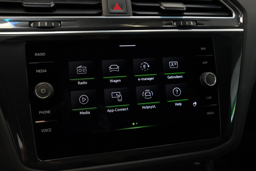 Volkswagen Tiguan 1.4 TSI eHybrid R-Line Business ACC Pano Elec. achterklep Privacy Glass 24 Maanden garantie* (Vraag naar de voorwaarden)