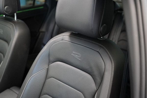 Volkswagen Tiguan 1.4 TSI eHybrid R-Line Business ACC Pano Elec. achterklep Privacy Glass 24 Maanden garantie* (Vraag naar de voorwaarden)