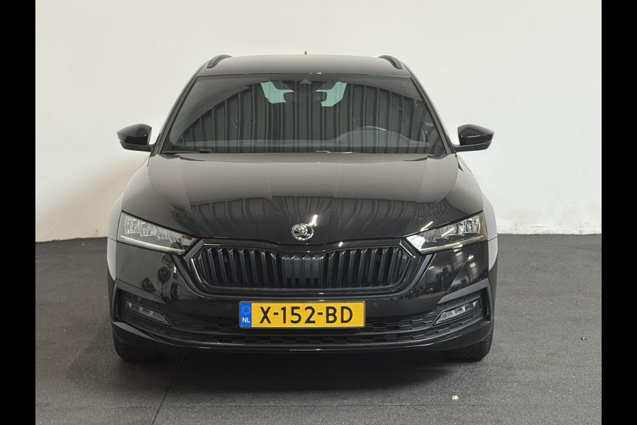 Škoda Octavia Combi 1.0 e-TSI Automaat Sport Business Trekhaak Navigatie Apple Carplay/ Android Auto Parkeersensoren Full led Virtual Cockpit Cruise control Climate control Lichtmetalen velgen Getinte ramen