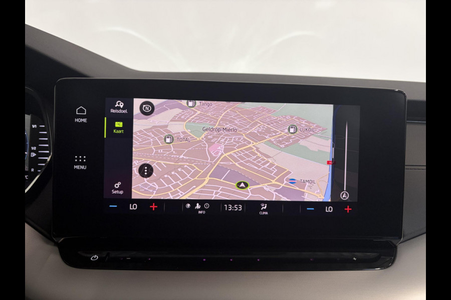 Škoda Octavia Combi 1.0 e-TSI Automaat Sport Business Trekhaak Navigatie Apple Carplay/ Android Auto Parkeersensoren Full led Virtual Cockpit Cruise control Climate control Lichtmetalen velgen Getinte ramen