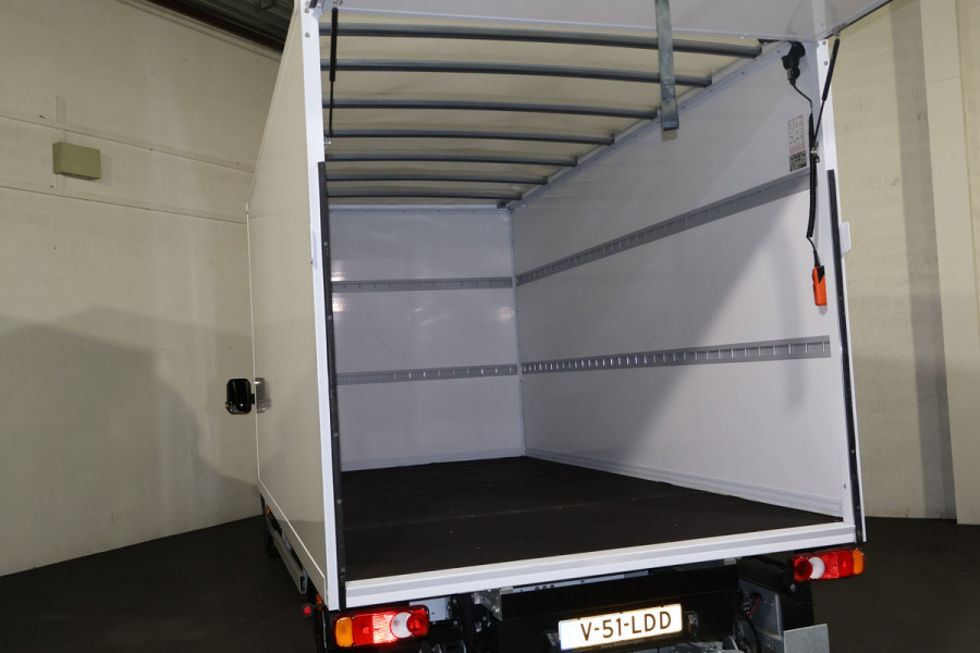 Renault Master 2.0 dCi 150pk Bakwagen met Laadklep Trekhaak