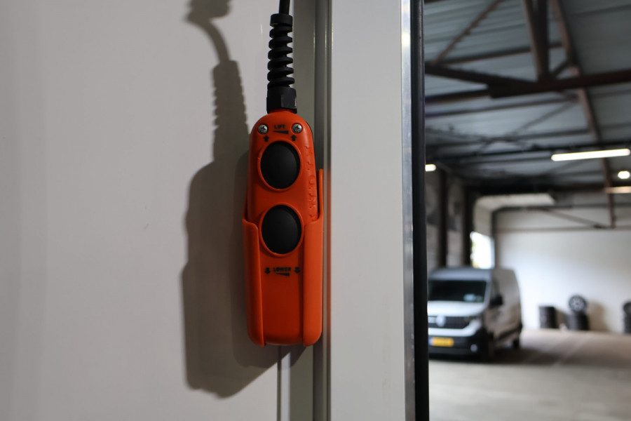 Renault Master 2.0 dCi 150pk Bakwagen met Laadklep Trekhaak