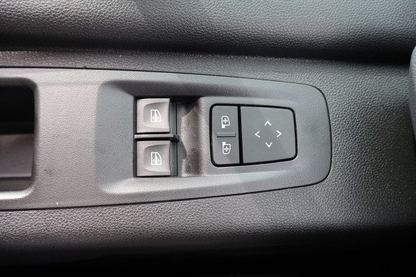 Renault Master 2.0 dCi 150pk Bakwagen met Laadklep Trekhaak