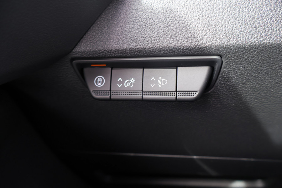 Renault Master 2.0 dCi 150pk Bakwagen met Laadklep Trekhaak