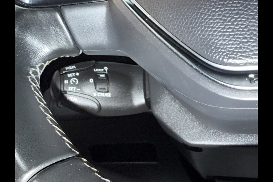 Peugeot 3008 1.2 Allure 130PK Automaat Garantie|Nieuwe Distributieriem|Camera|Digital|CarPlay|Navigatie|Lane Assist Rijklaar