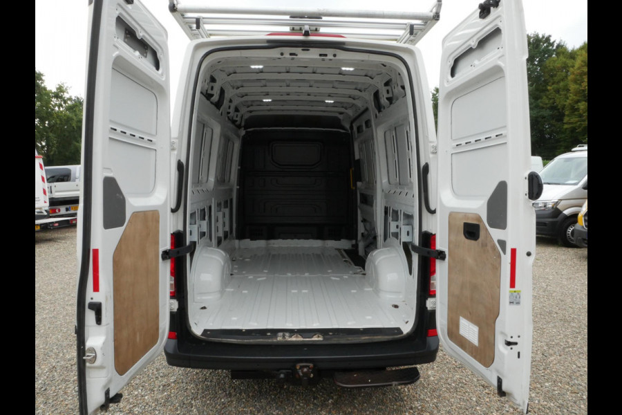 Volkswagen Crafter 2.0 TDI 140PK L3H3 Airco Camera Imperiaal Trekhaak